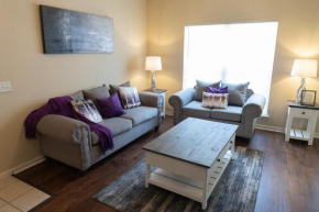 Charming 2BD/1BA w/ Gym, Pool, BBQ Grill